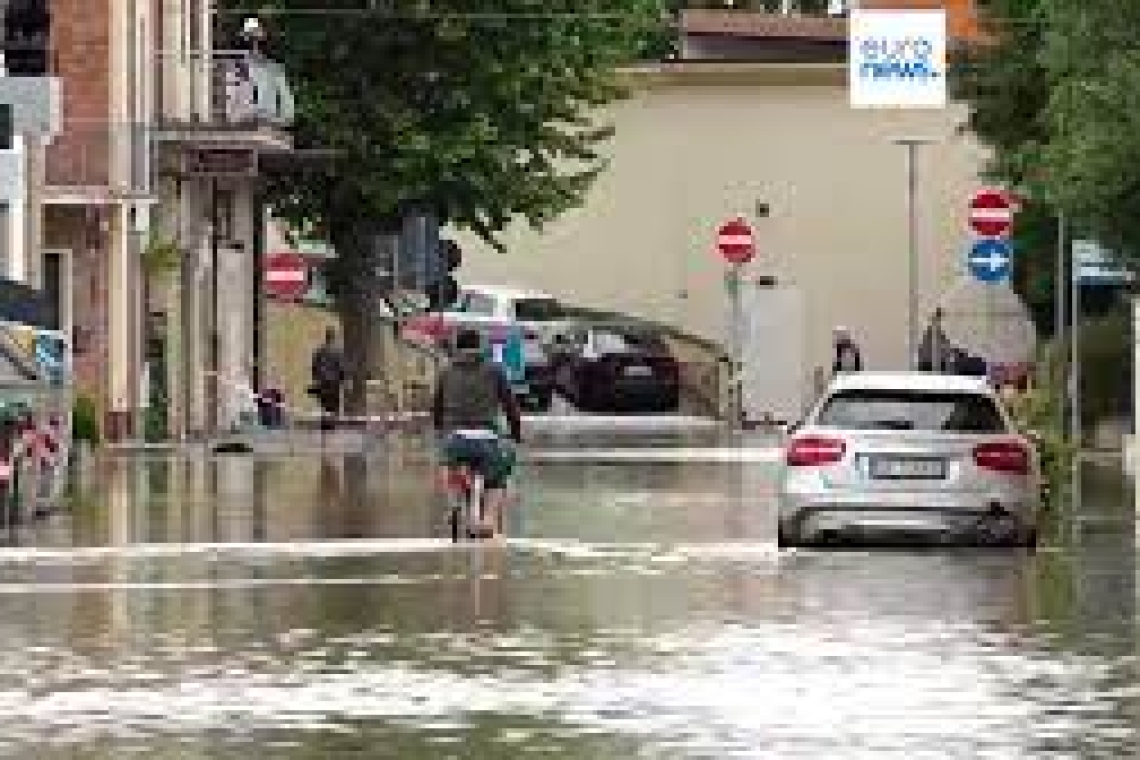 Inondations en Italie : le bilan hausse à 11 décès, plus de 10.000 personnes évacuées 